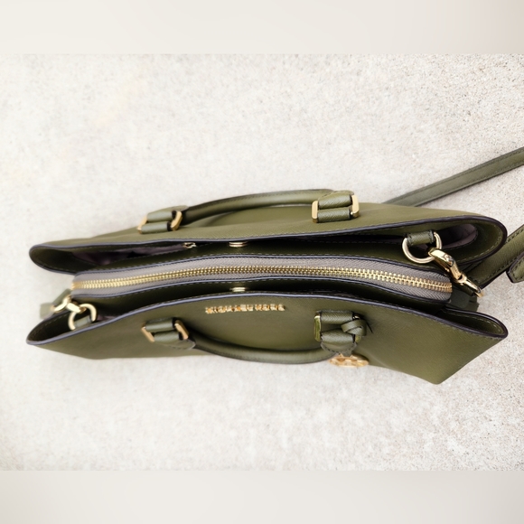 Michael Kors Savannah Bag - Picture 3 of 10